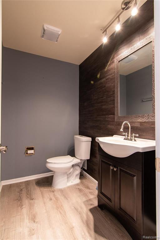 936 Golfview Court Rochester Hills, MI 48307 - Photo 18 of 47