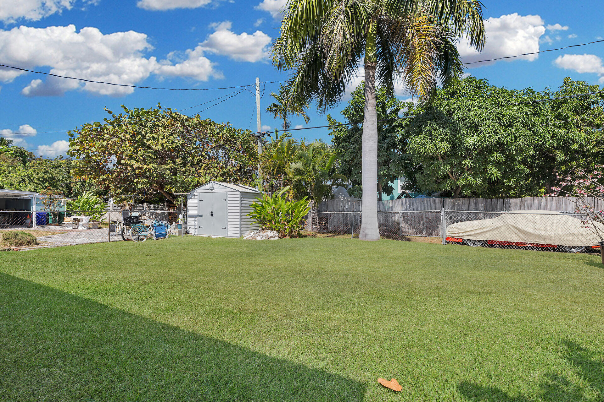 1440 17th Street Key West, FL 33040 - Photo 22 of 37 a view of a volley ball court