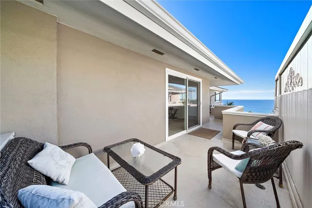 $885,000 | 21711 Wesley Drive, Unit D, Laguna Beach, CA 92651