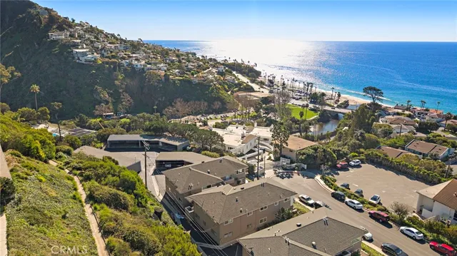 $885,000 | 21711 Wesley Drive, Unit D, Laguna Beach, CA 92651