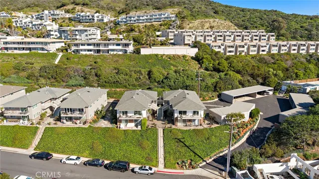 $885,000 | 21711 Wesley Drive, Unit D, Laguna Beach, CA 92651