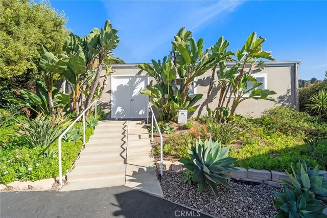 $885,000 | 21711 Wesley Drive, Unit D, Laguna Beach, CA 92651
