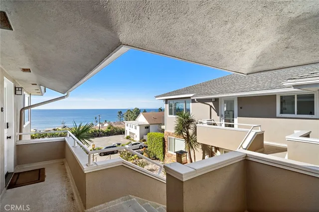 $885,000 | 21711 Wesley Drive, Unit D, Laguna Beach, CA 92651