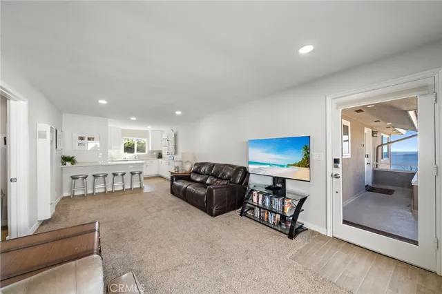 $885,000 | 21711 Wesley Drive, Unit D, Laguna Beach, CA 92651