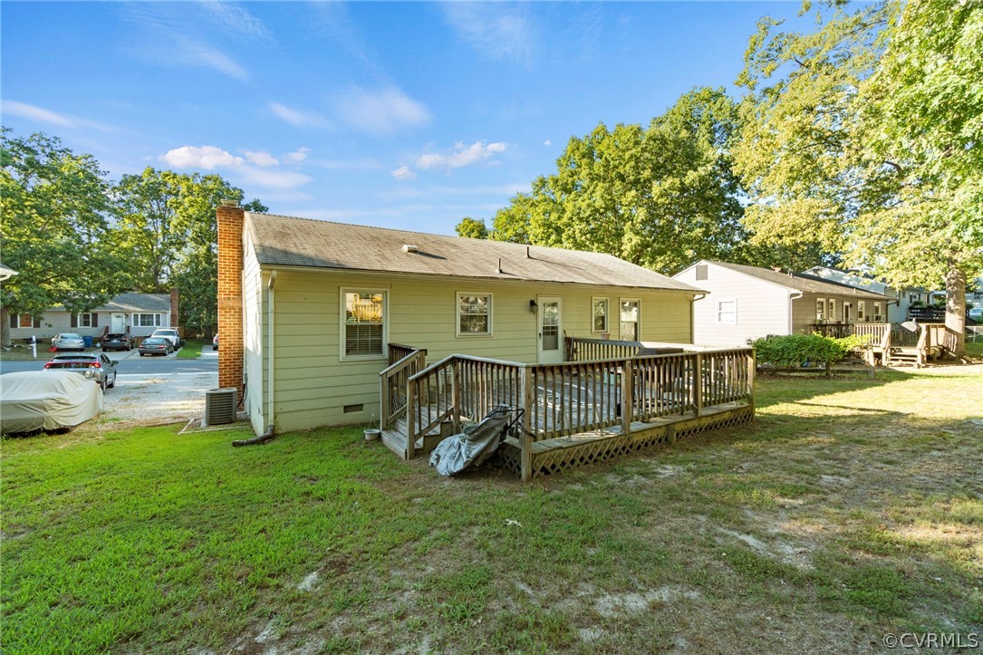 6209 Walderbrook Road Richmond, VA 23234 - Photo 31 of 35 a view of a house with a yard and sitting area