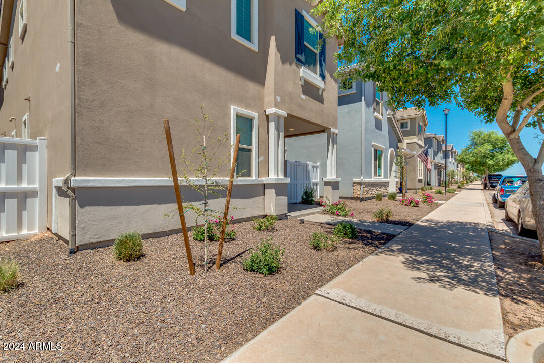 3661 East STILES Lane Gilbert, AZ 85295 - Photo 38 of 38 a view of backyard with a table and chairs