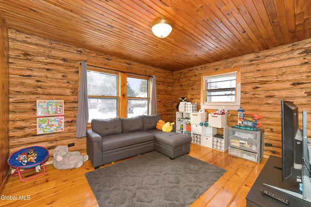 $285,000 | 325 Belgrade Street, Troy, NY 12182