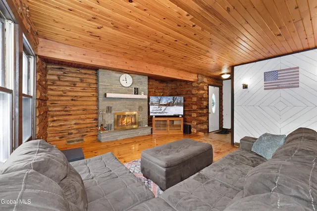 $285,000 | 325 Belgrade Street, Troy, NY 12182