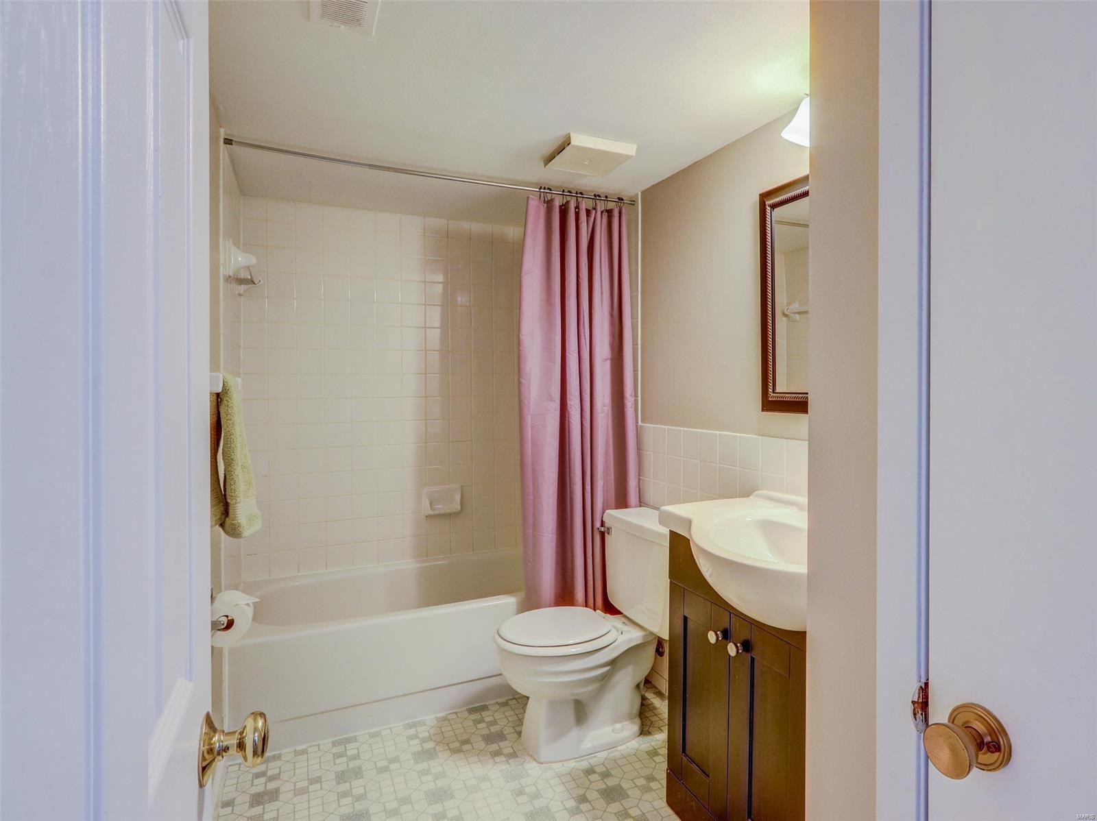 1331 Culpepper Ridge Drive Ballwin, MO 63021 - Photo 14 of 29 Gallery Image 14