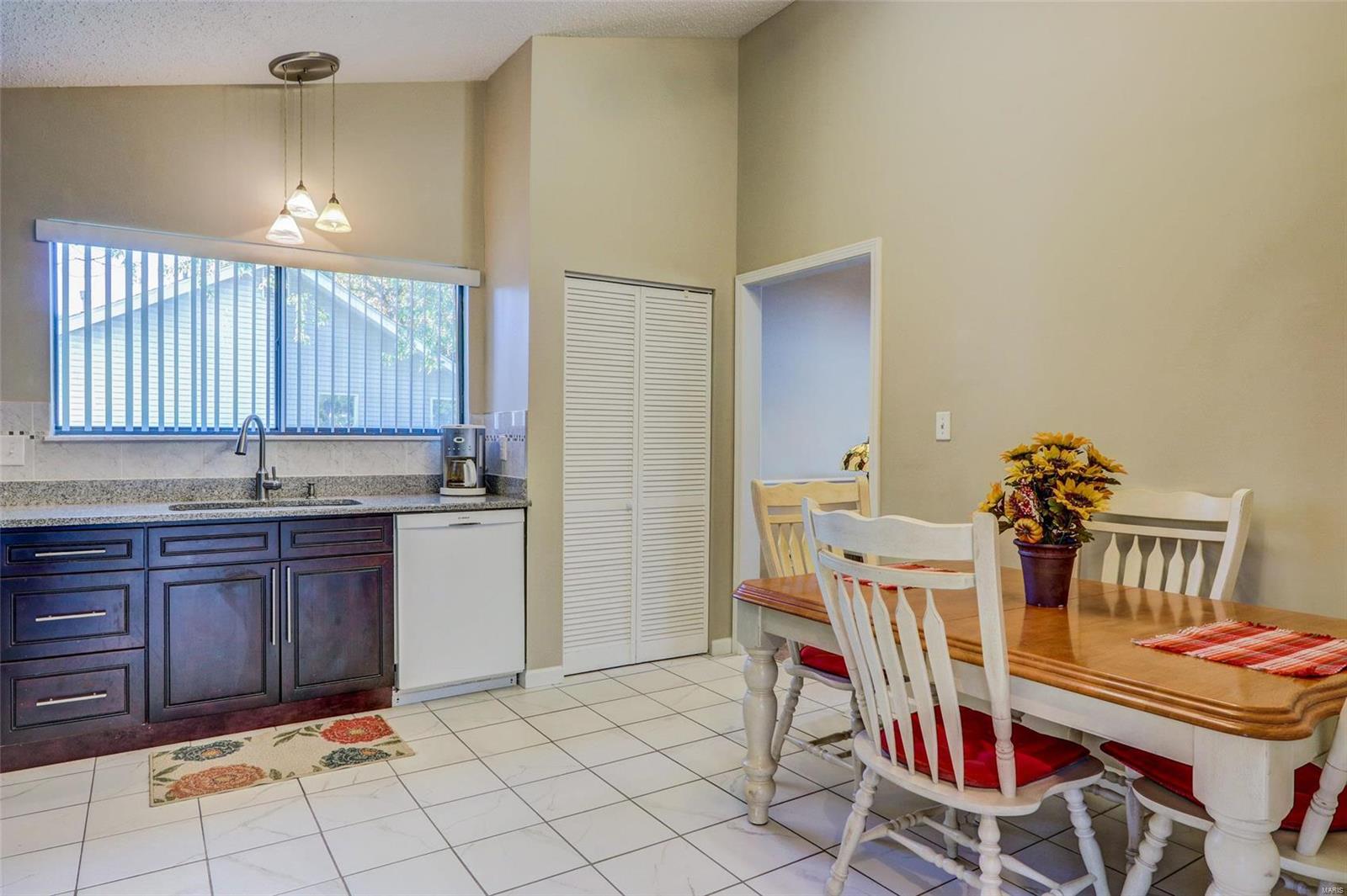 1331 Culpepper Ridge Drive Ballwin, MO 63021 - Photo 6 of 29 Gallery Image 6
