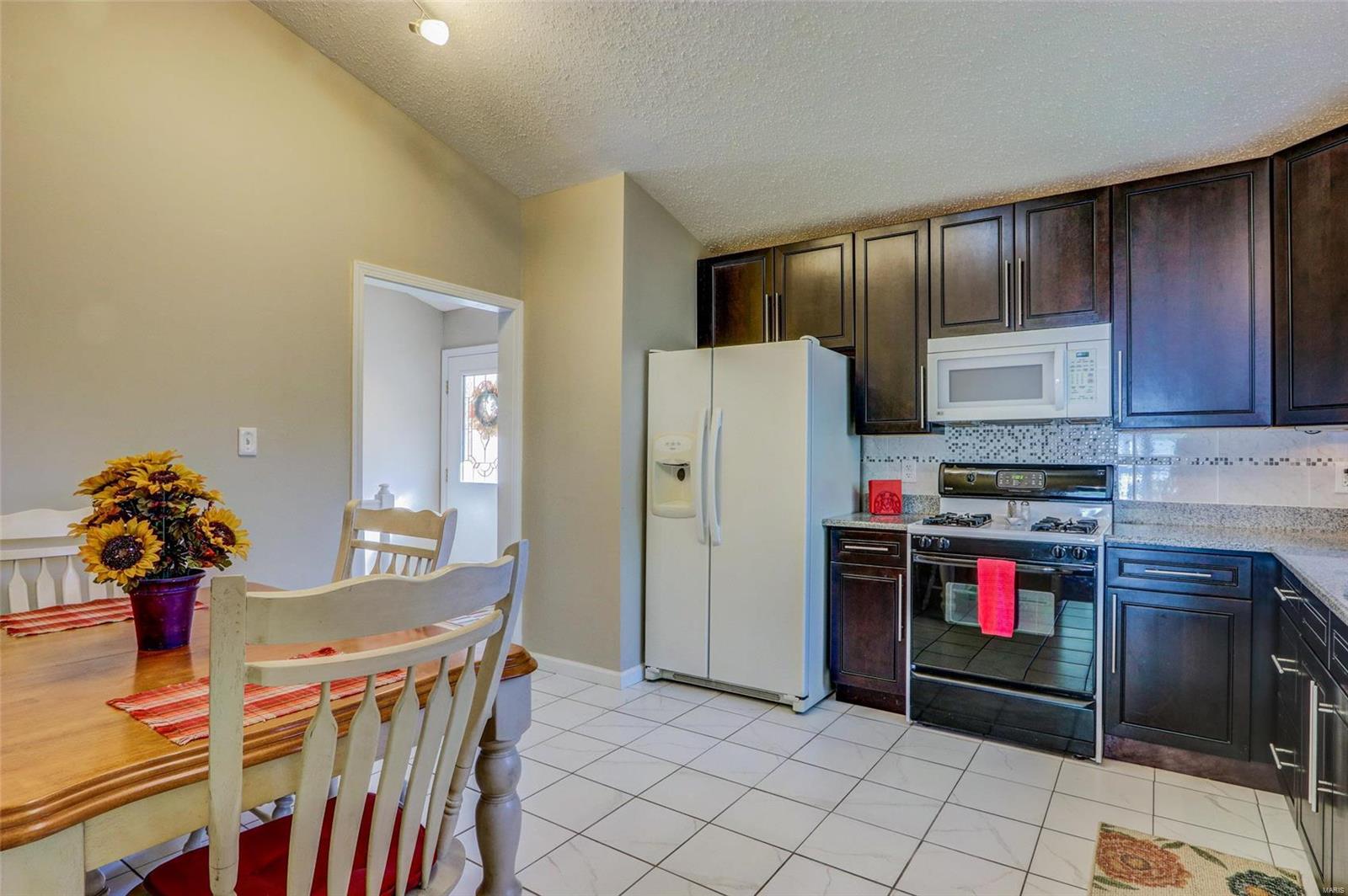 1331 Culpepper Ridge Drive Ballwin, MO 63021 - Photo 7 of 29 Gallery Image 7