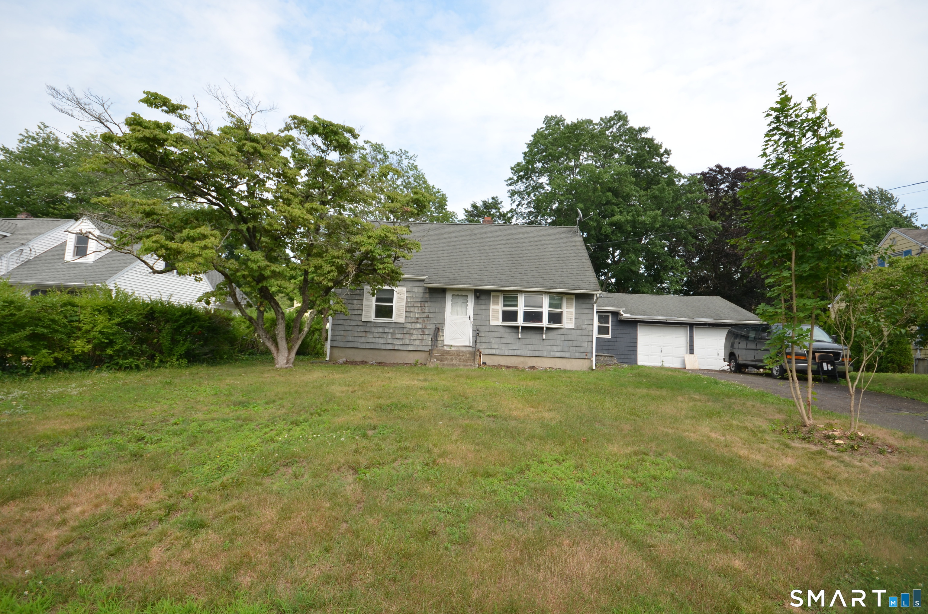 190 Sasapequan Road Fairfield, CT 06824 - Photo 1 of 29