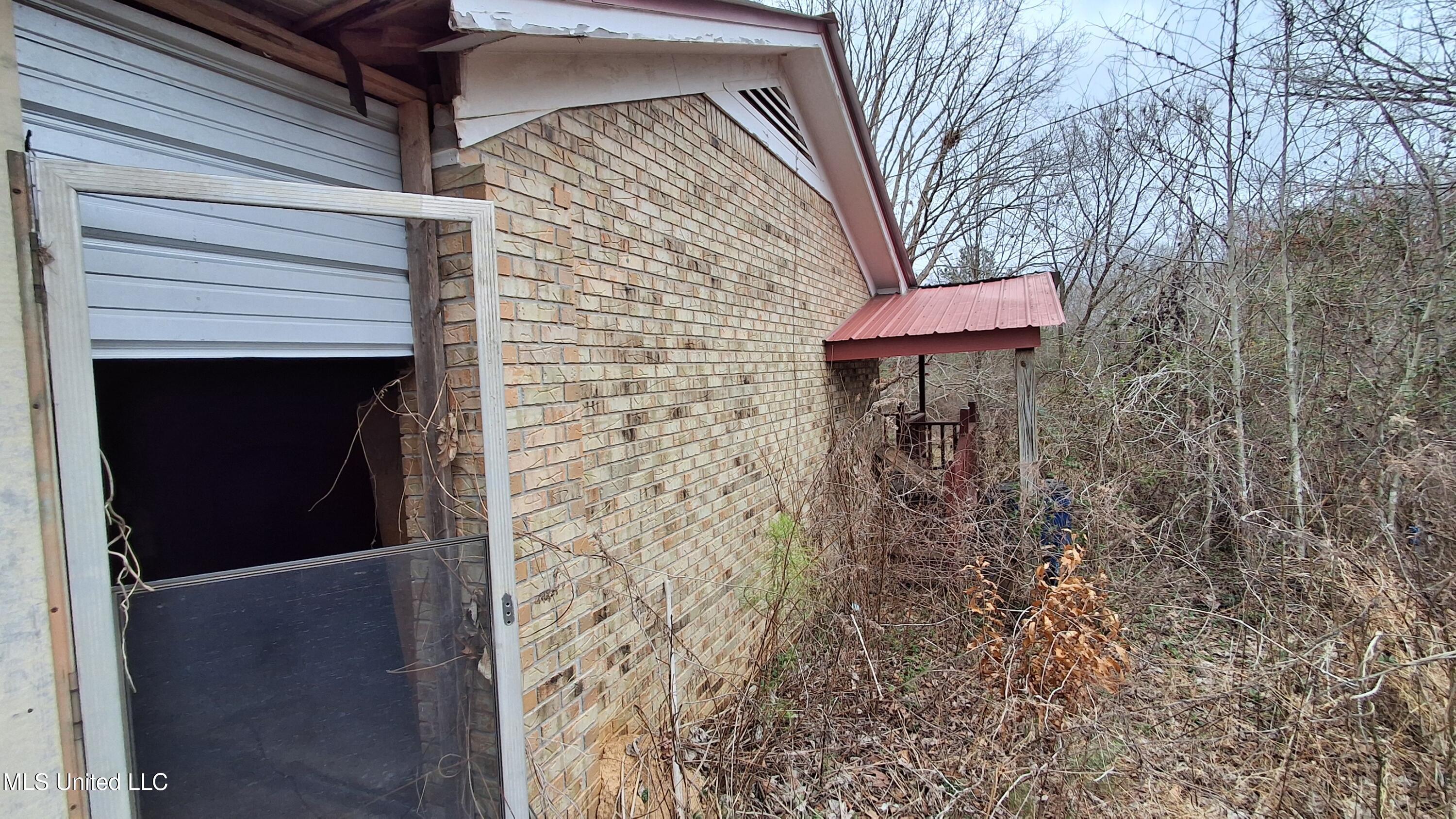 877 South Red Banks Road Holly Springs, MS 38635 - Photo 17 of 40 Right Side