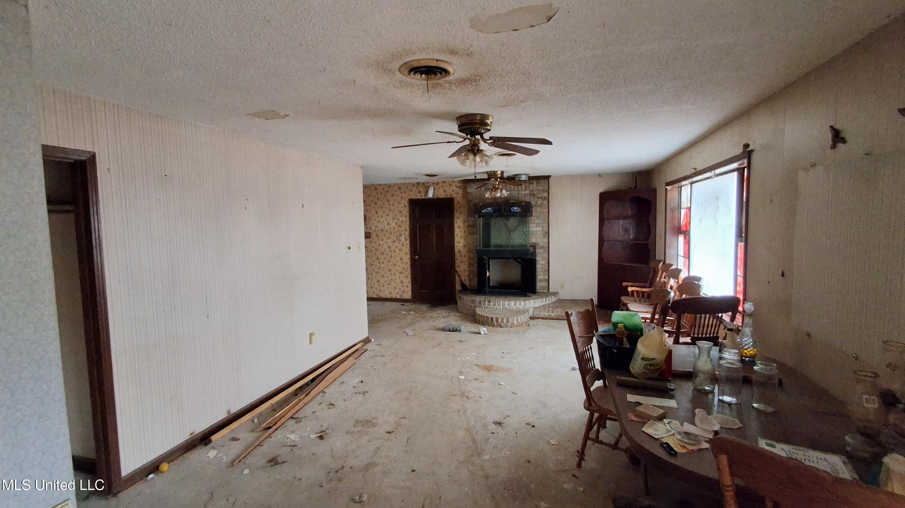 877 South Red Banks Road Holly Springs, MS 38635 - Photo 18 of 40 Great Room
