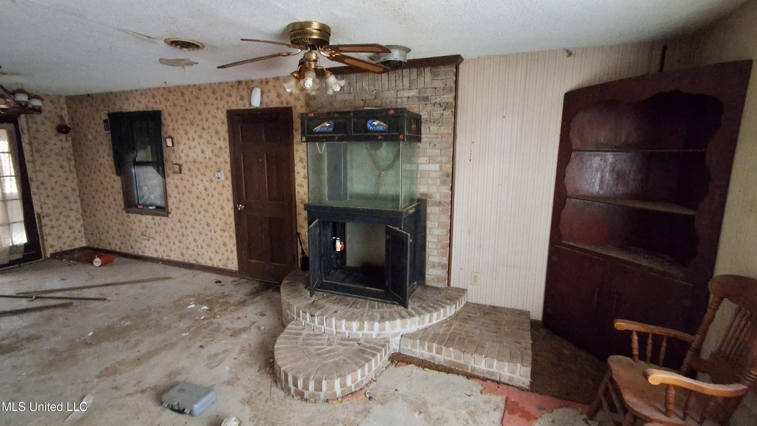877 South Red Banks Road Holly Springs, MS 38635 - Photo 19 of 40 Great Room