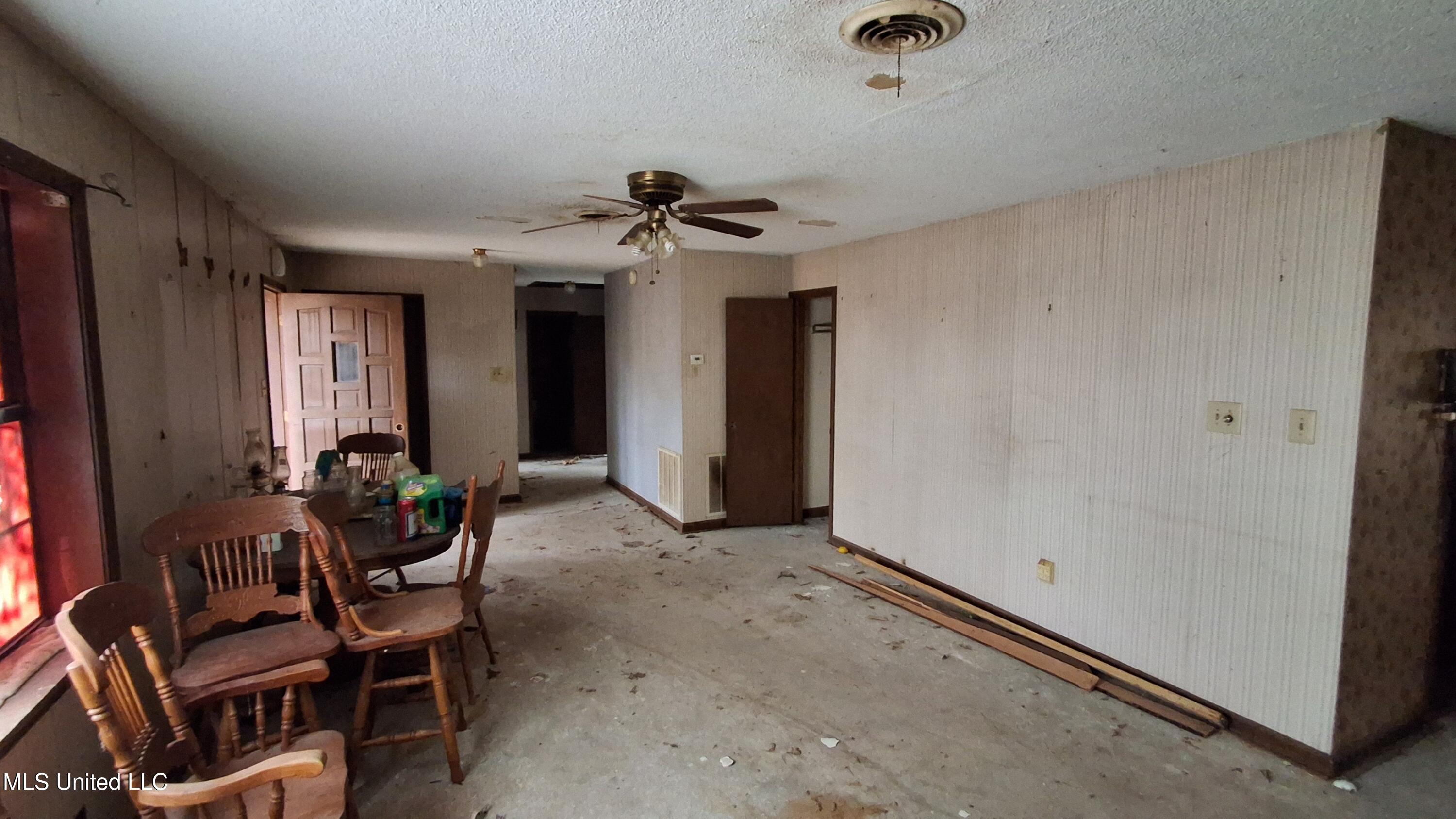877 South Red Banks Road Holly Springs, MS 38635 - Photo 21 of 40 Great Room