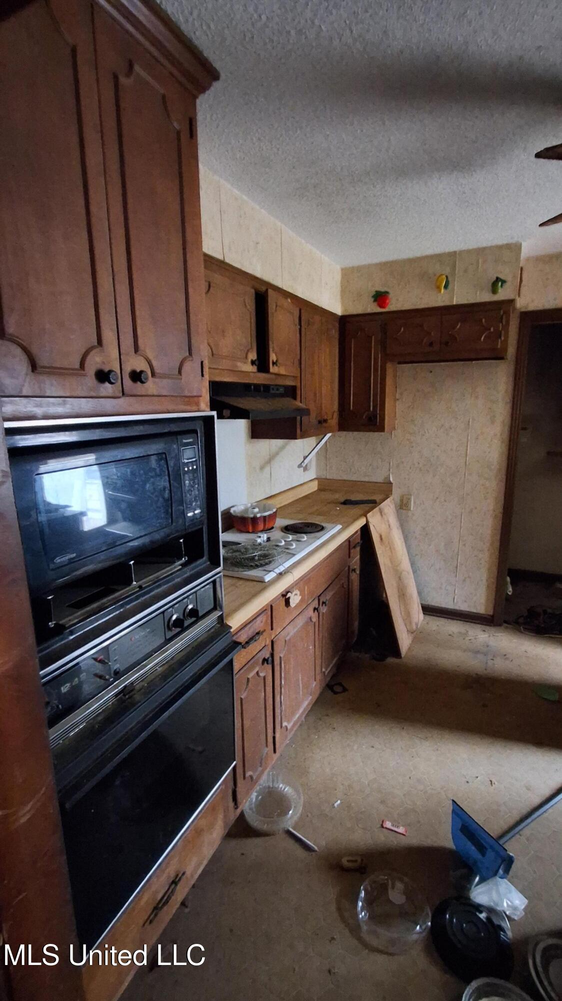 877 South Red Banks Road Holly Springs, MS 38635 - Photo 22 of 40 Kitchen