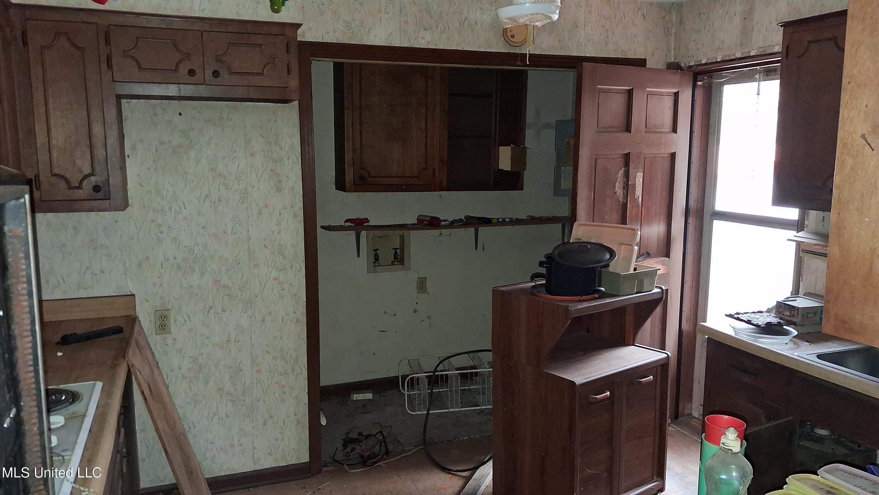 877 South Red Banks Road Holly Springs, MS 38635 - Photo 23 of 40 Kitchen