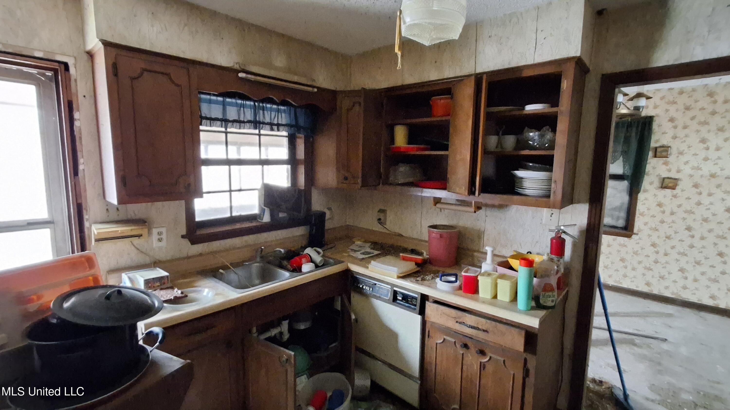 877 South Red Banks Road Holly Springs, MS 38635 - Photo 26 of 40 Kitchen