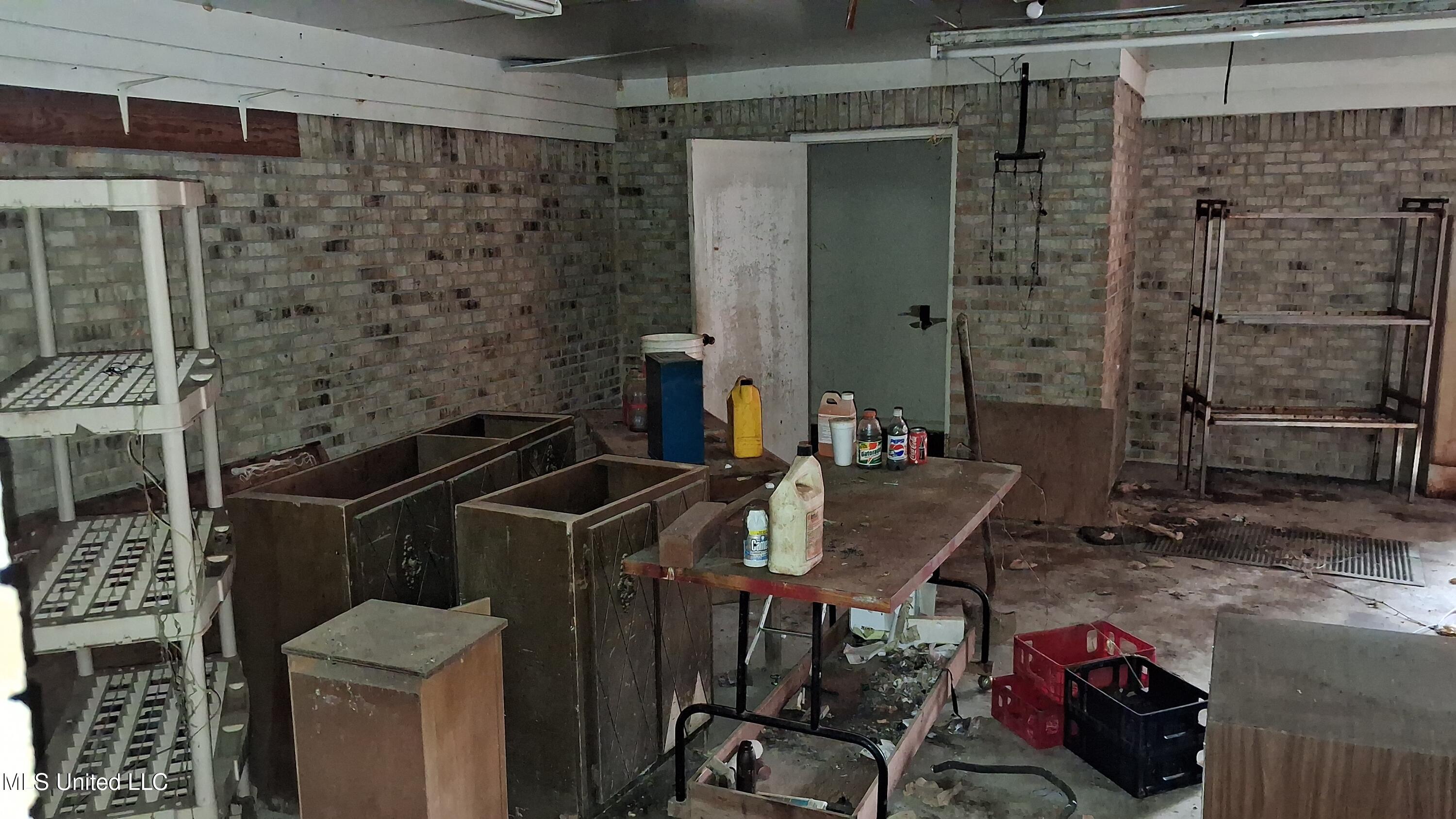 877 South Red Banks Road Holly Springs, MS 38635 - Photo 30 of 40 Inside Garage