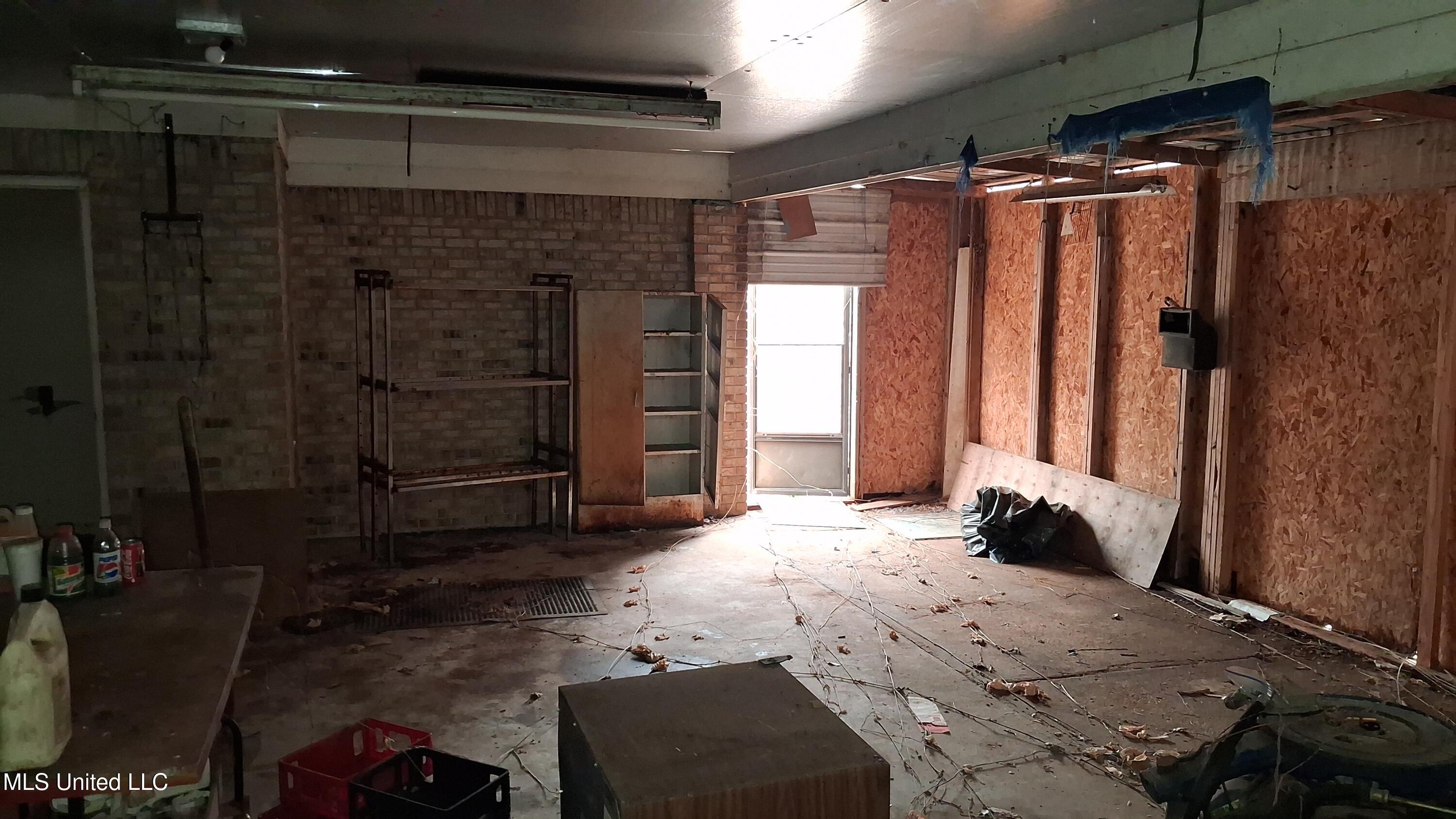 877 South Red Banks Road Holly Springs, MS 38635 - Photo 31 of 40 Inside Garage