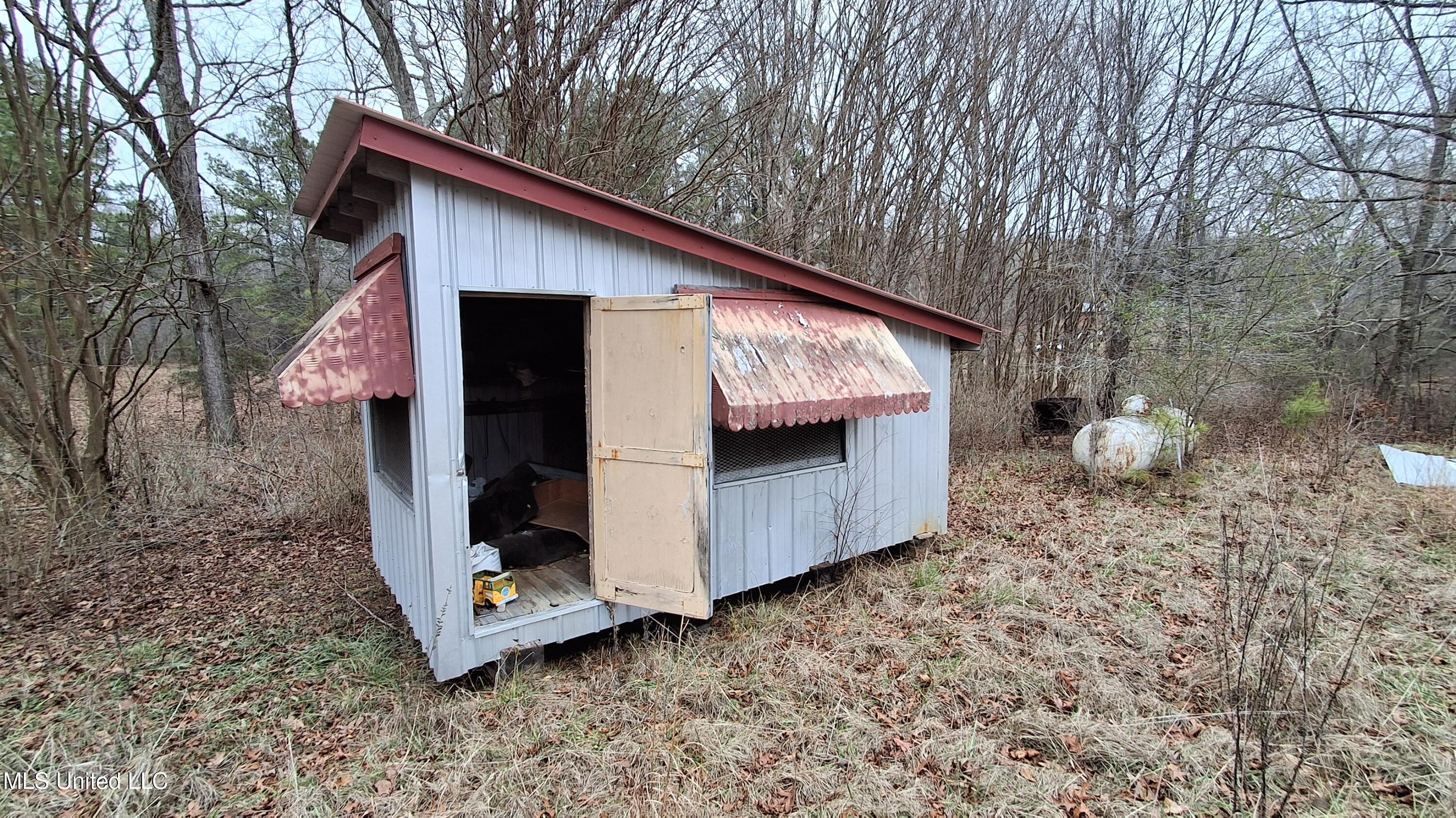 877 South Red Banks Road Holly Springs, MS 38635 - Photo 7 of 40 Storage Building