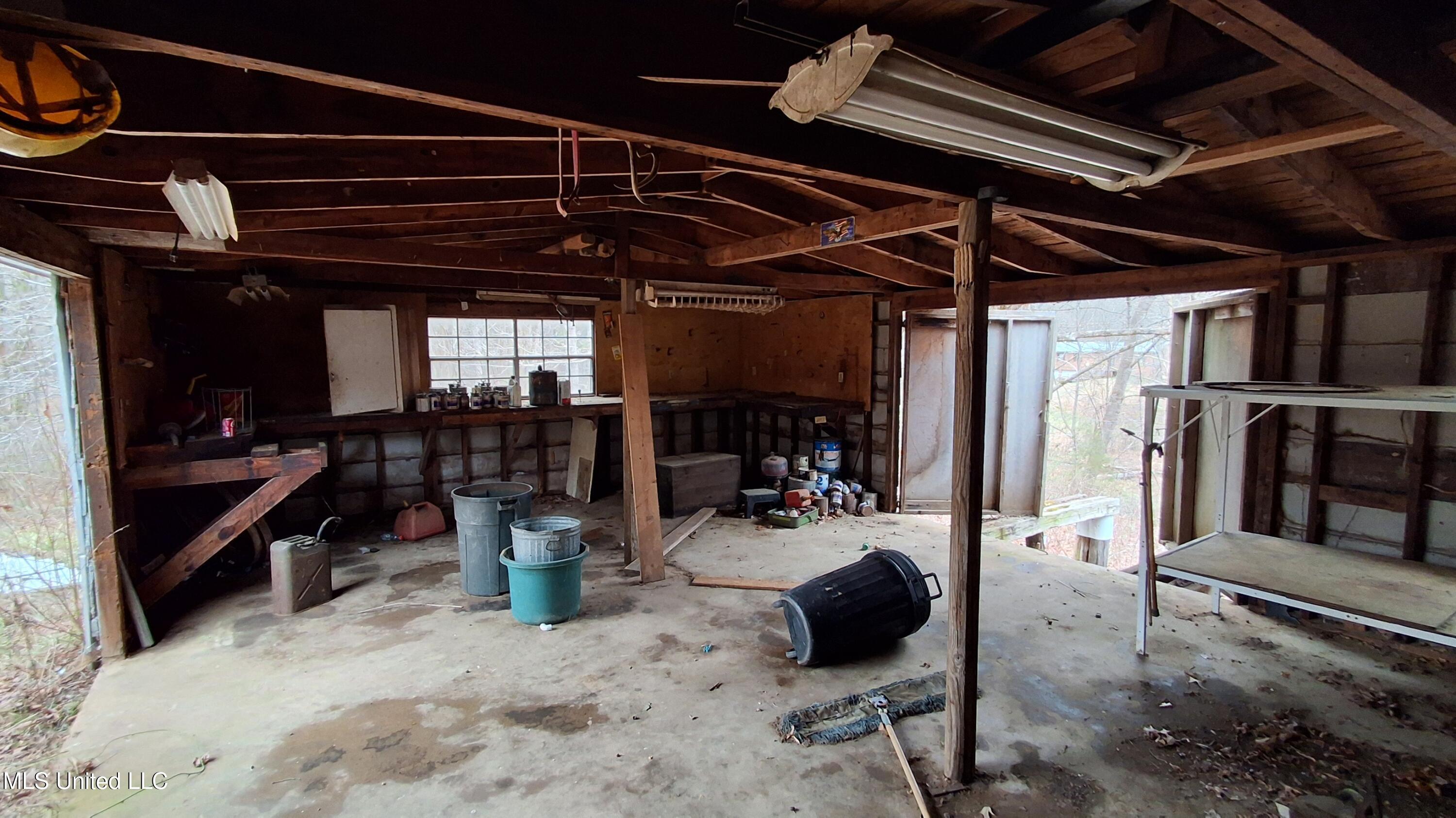 877 South Red Banks Road Holly Springs, MS 38635 - Photo 9 of 40 Shop