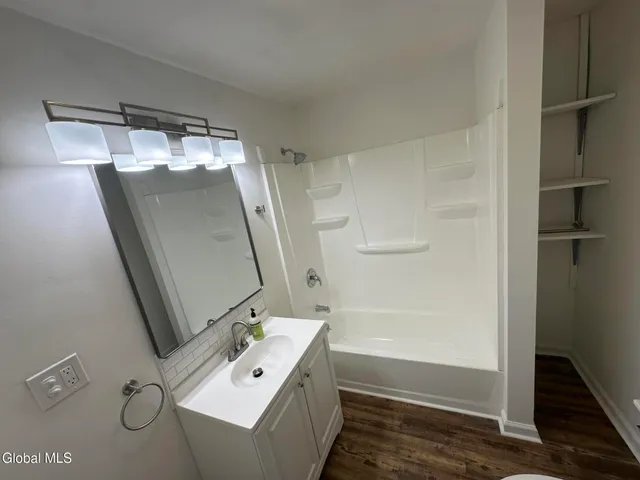 $1,600 | 47 Pine Street, Unit 2, Rensselaer, NY 12144