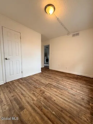 $1,600 | 47 Pine Street, Unit 2, Rensselaer, NY 12144