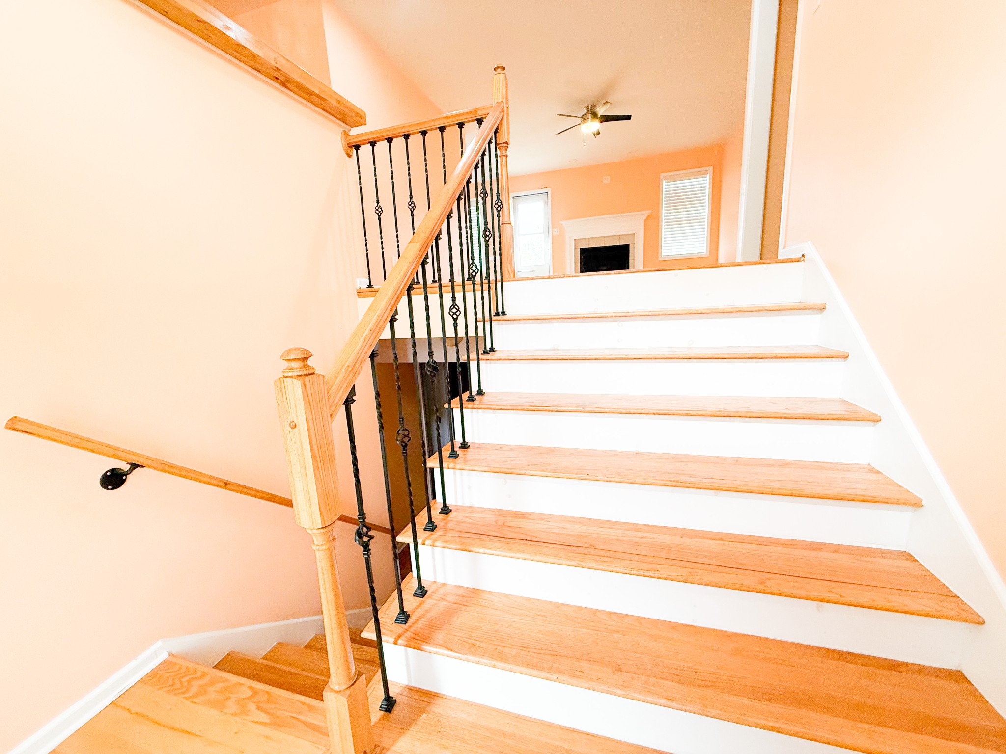 985 Silty Drive Clarksville, TN 37042 - Photo 2 of 19 a view of entryway