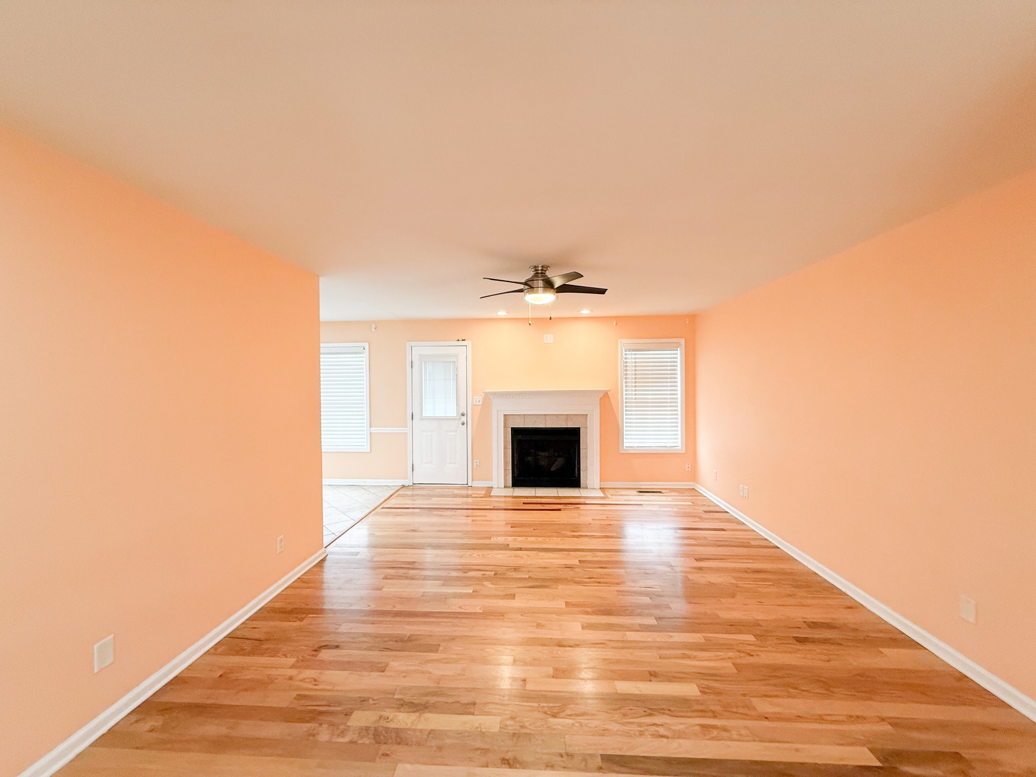 985 Silty Drive Clarksville, TN 37042 - Photo 3 of 19 a view of a livingroom with a fireplace
