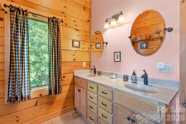 $879,000 | 217 Summit Drive, Nebo, NC 28761