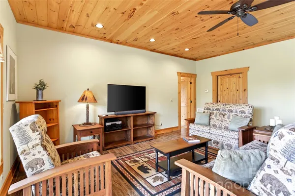 $879,000 | 217 Summit Drive, Nebo, NC 28761