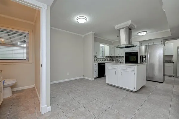 $395,900 | 8515 Twelve Oaks Drive, Texas City, TX 77591