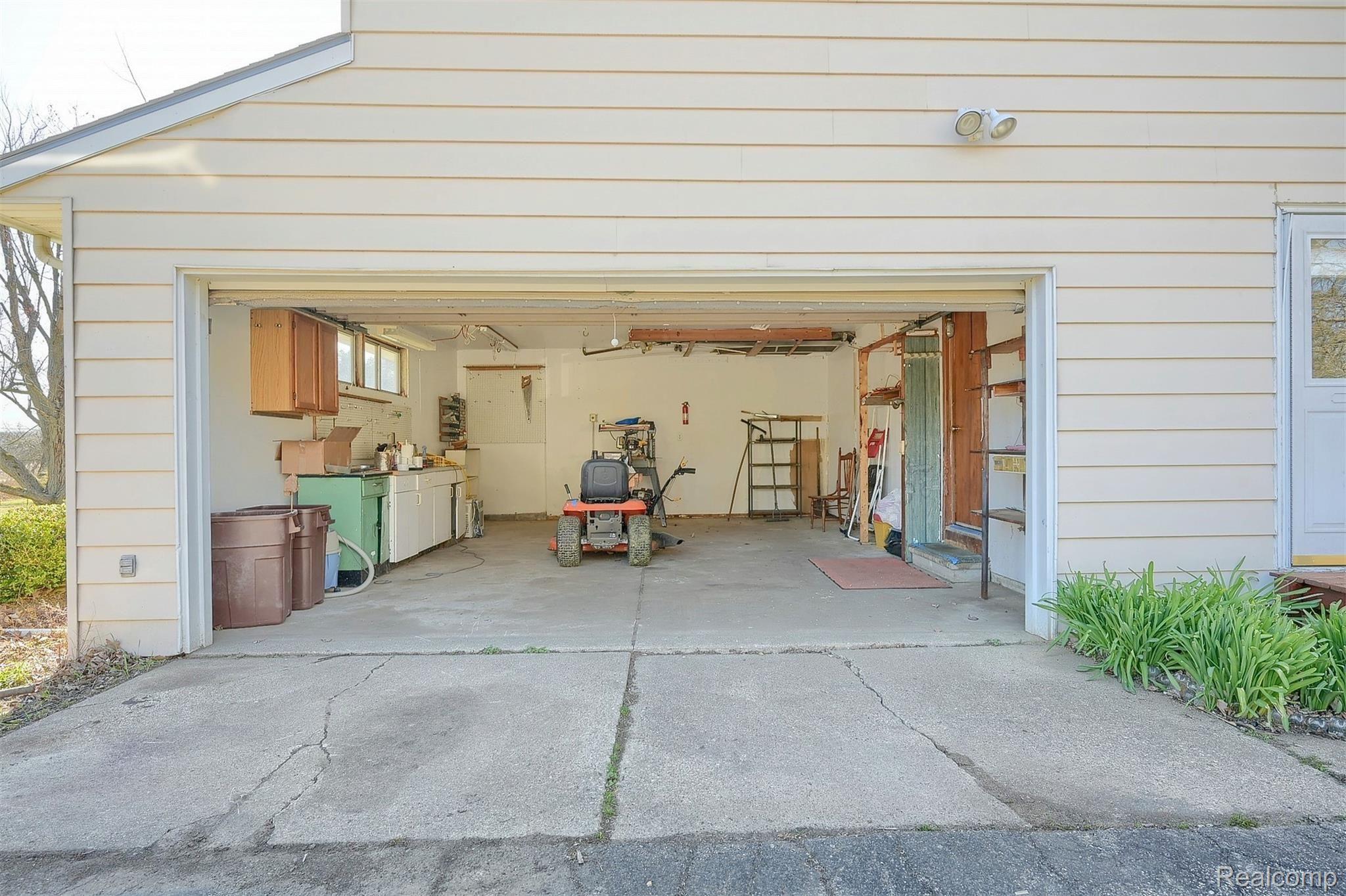 54400 9 Mile Road South Lyon, MI 48178 - Photo 37 of 37 38-Garage.jpg