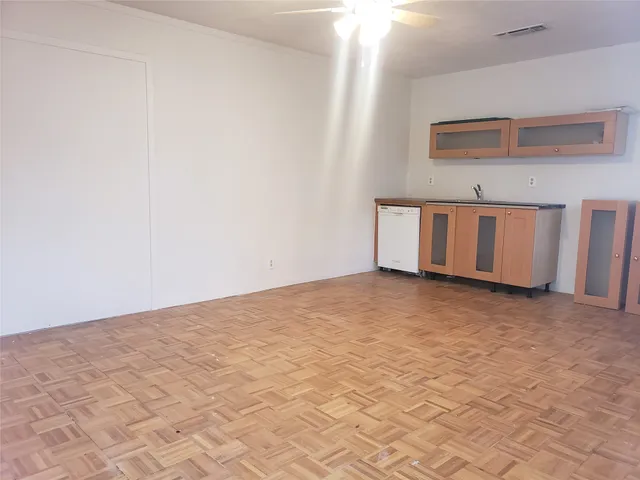 $800 | 609 Bissonet Lane, Unit B, Austin, TX 78752