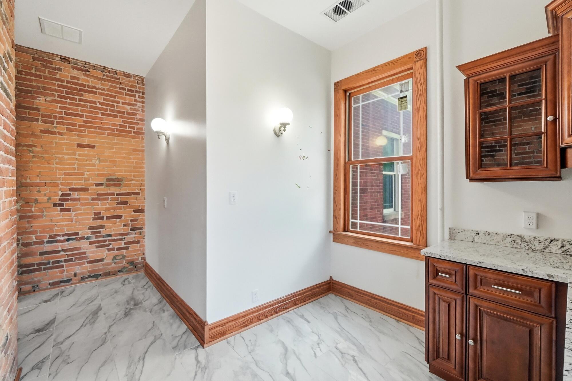 649 East High Street Springfield, OH 45505 - Photo 41 of 79 040