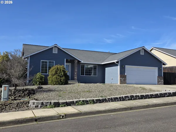$375,000 | 182 Northwest Woodduck Street, Winston, OR 97496