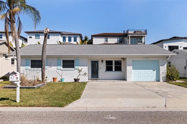 $715,000 | 176 175th Avenue East, Redington Shores, FL 33708