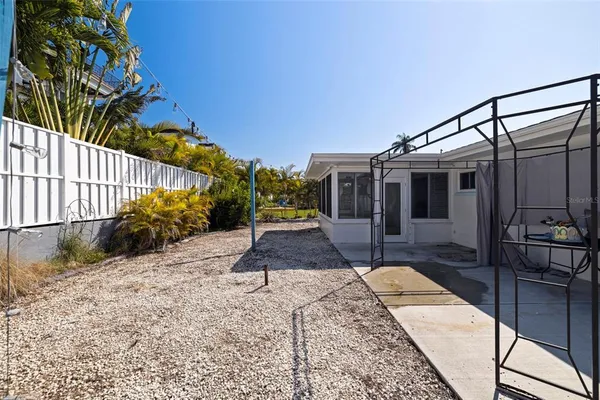 $715,000 | 176 175th Avenue East, Redington Shores, FL 33708