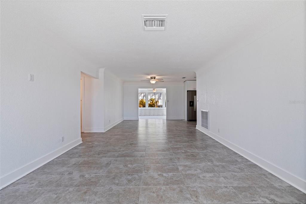 176 175th Avenue East Redington Shores, FL 33708 - Photo 4 of 37