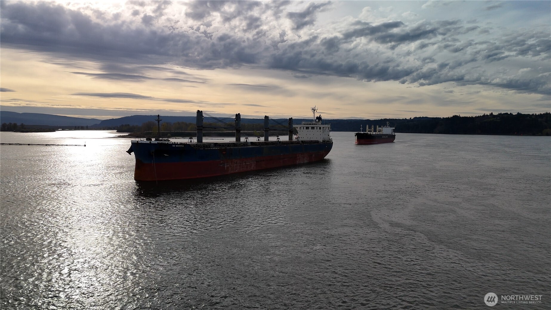 151 Barlow Point Road Longview, WA 98632 - Photo 19 of 34 a view of a terrace with sky view