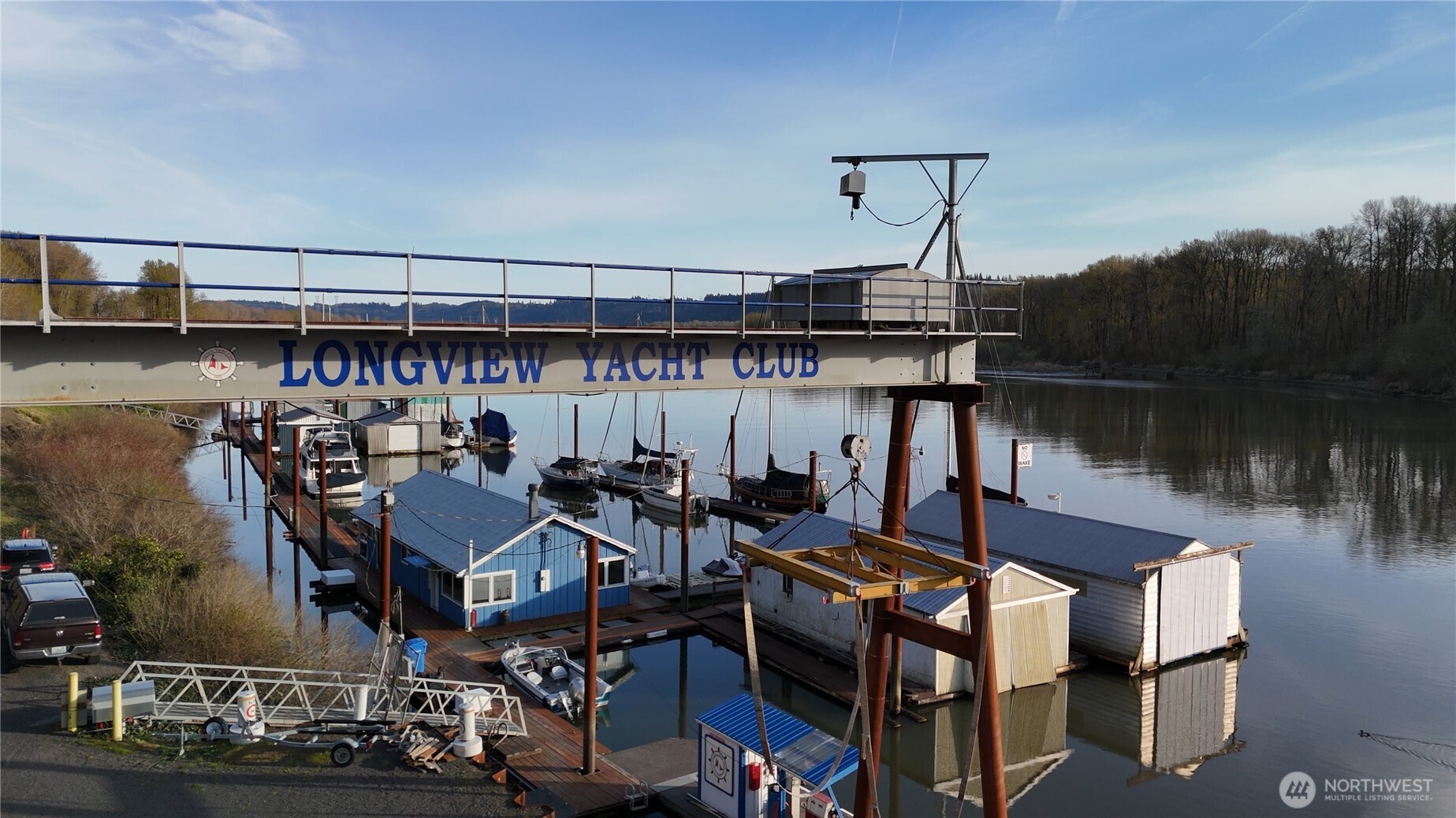 151 Barlow Point Road Longview, WA 98632 - Photo 21 of 34 a view of a chairs and table on the terrace