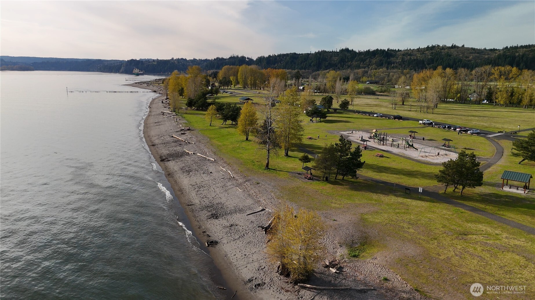 151 Barlow Point Road Longview, WA 98632 - Photo 24 of 34 a view of a lake with a mountain