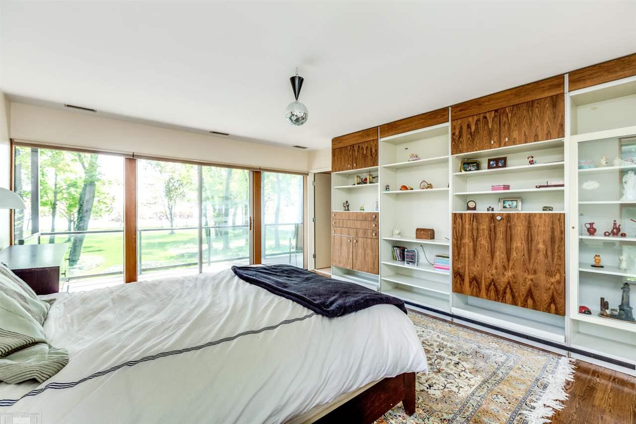 735 Lake Shore Road Grosse Pointe, MI 48236 - Photo 34 of 98 31344112-33.JPG