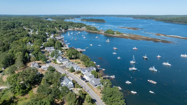 $975,000 | 943 Cundy's Harbor Road, Harpswell, ME 04079