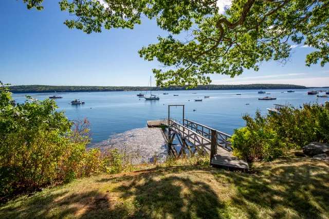 $975,000 | 943 Cundy's Harbor Road, Harpswell, ME 04079