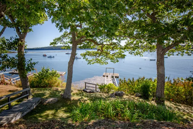 $975,000 | 943 Cundy's Harbor Road, Harpswell, ME 04079