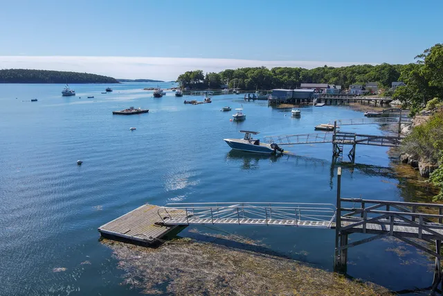 $975,000 | 943 Cundy's Harbor Road, Harpswell, ME 04079
