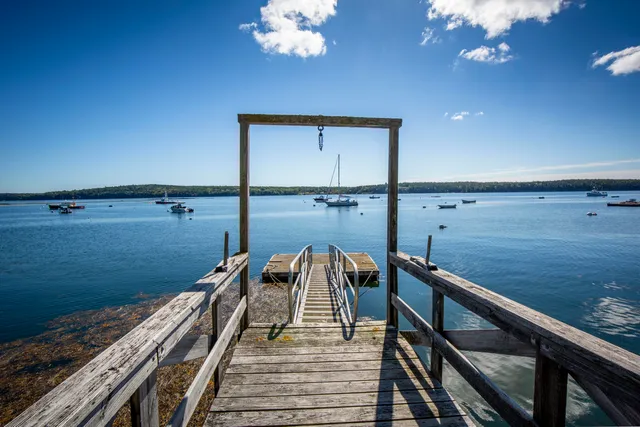 $975,000 | 943 Cundy's Harbor Road, Harpswell, ME 04079